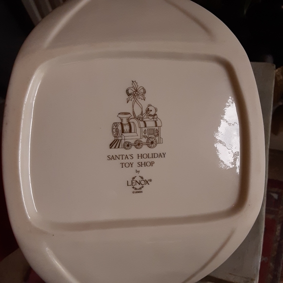 LENOX, SANTA'S HOLIDAY TOY SHOP, Tea Pot - Picture 2 of 9